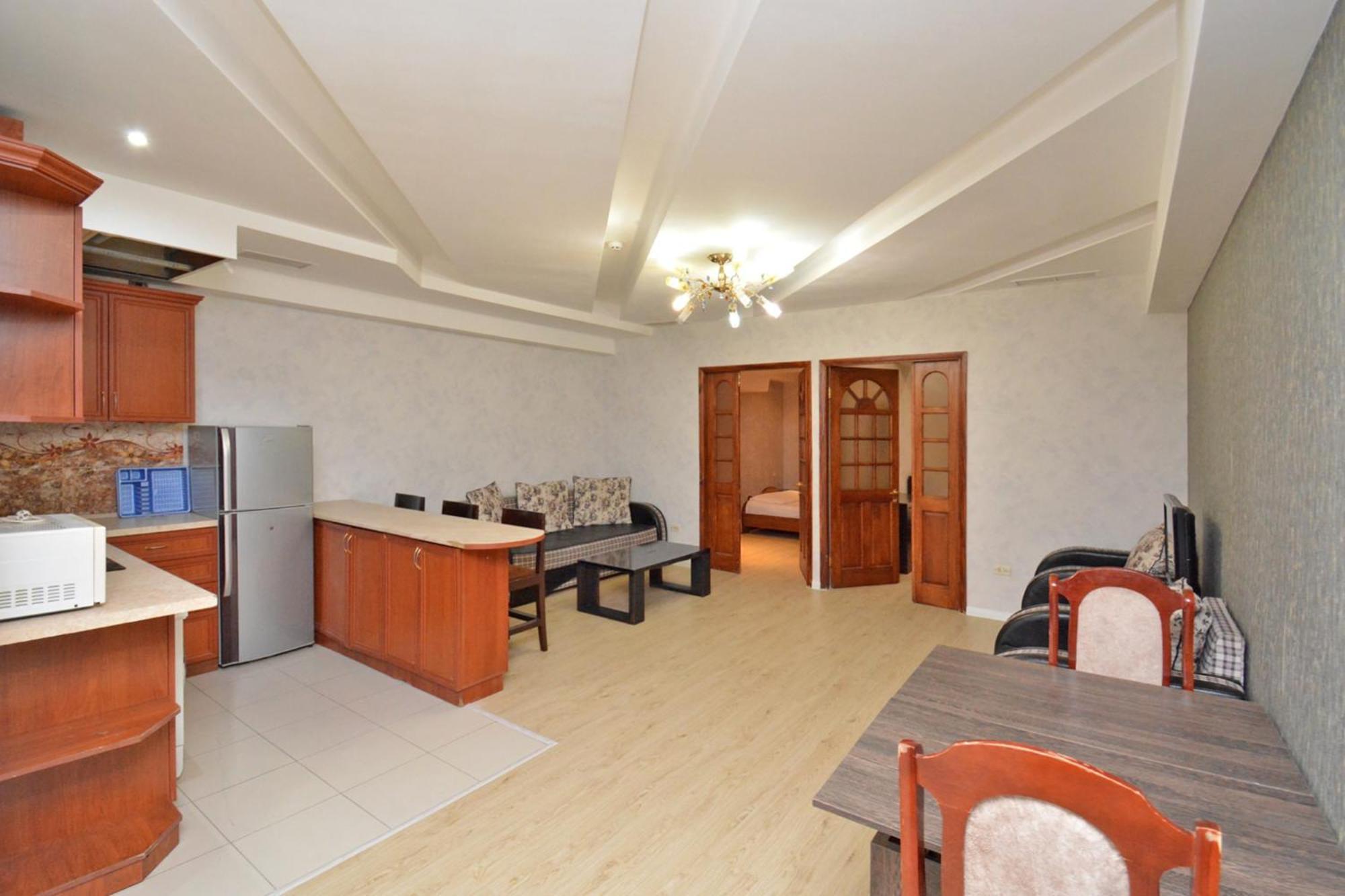 Apartment In Abovyan Street, 예레반 외부 사진