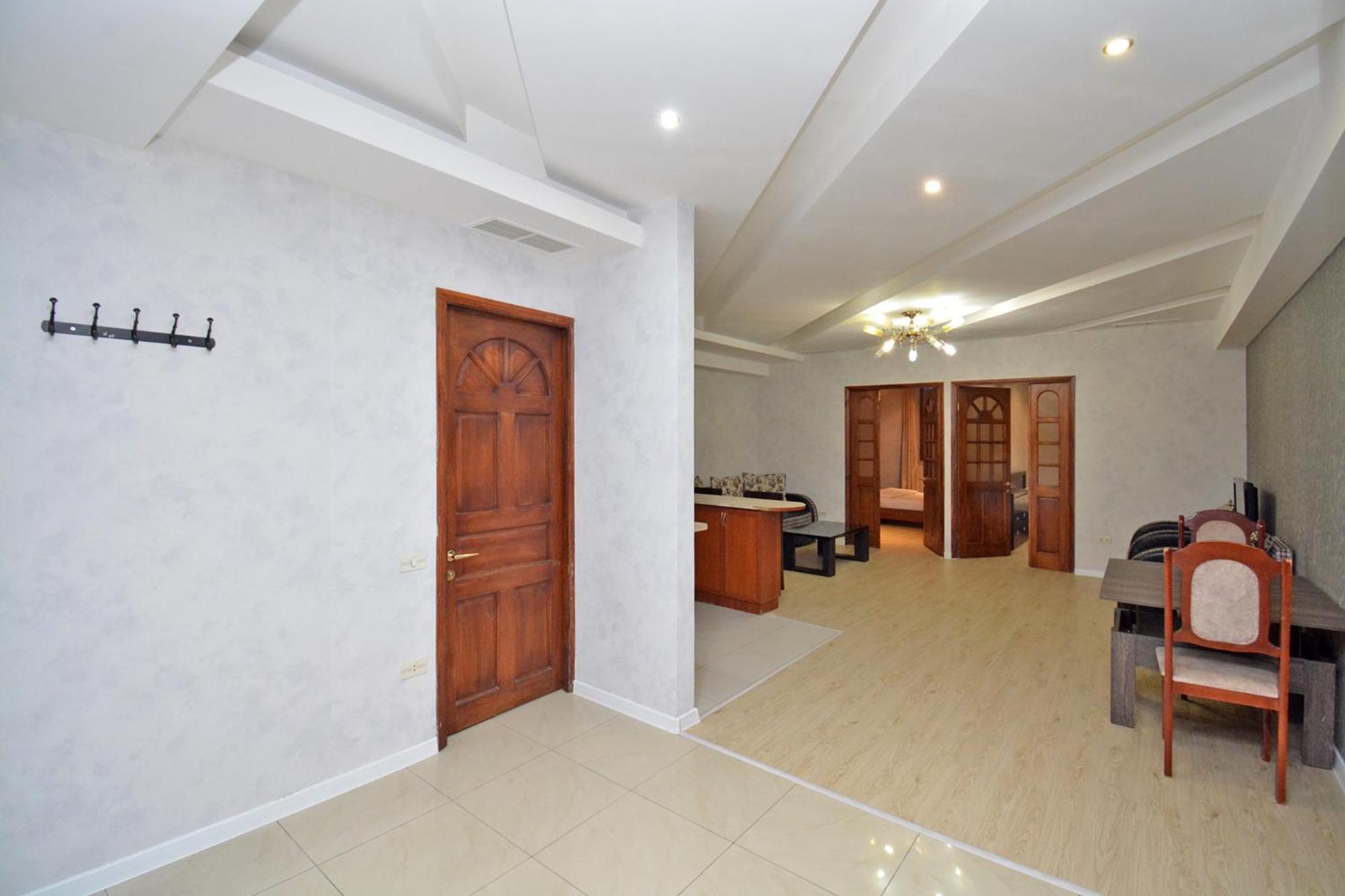 Apartment In Abovyan Street, 예레반 외부 사진