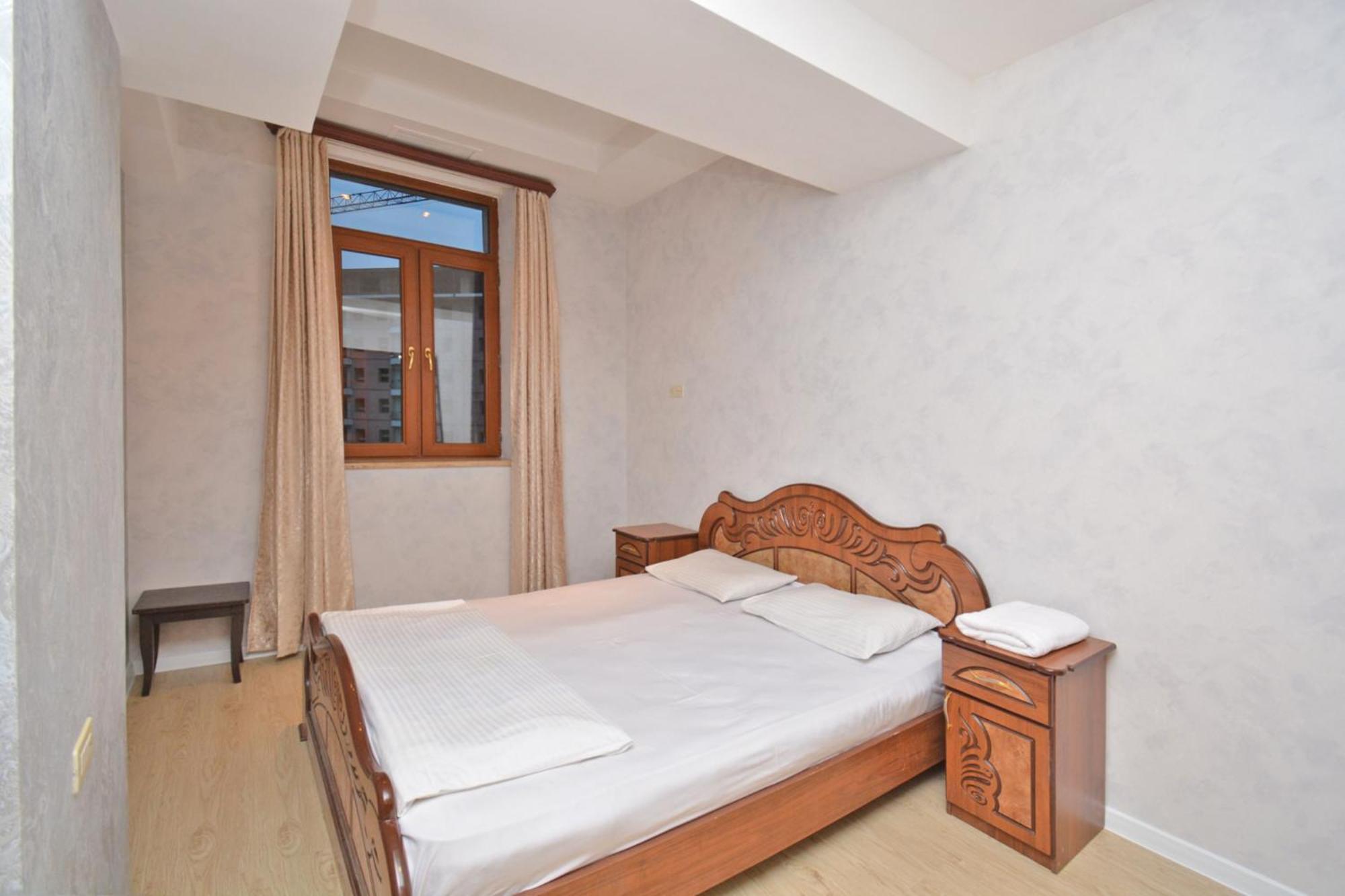 Apartment In Abovyan Street, 예레반 외부 사진