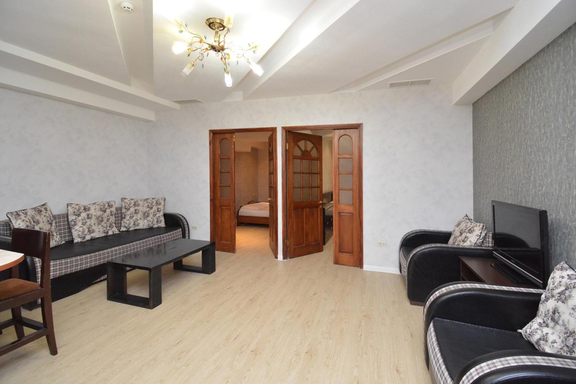 Apartment In Abovyan Street, 예레반 외부 사진