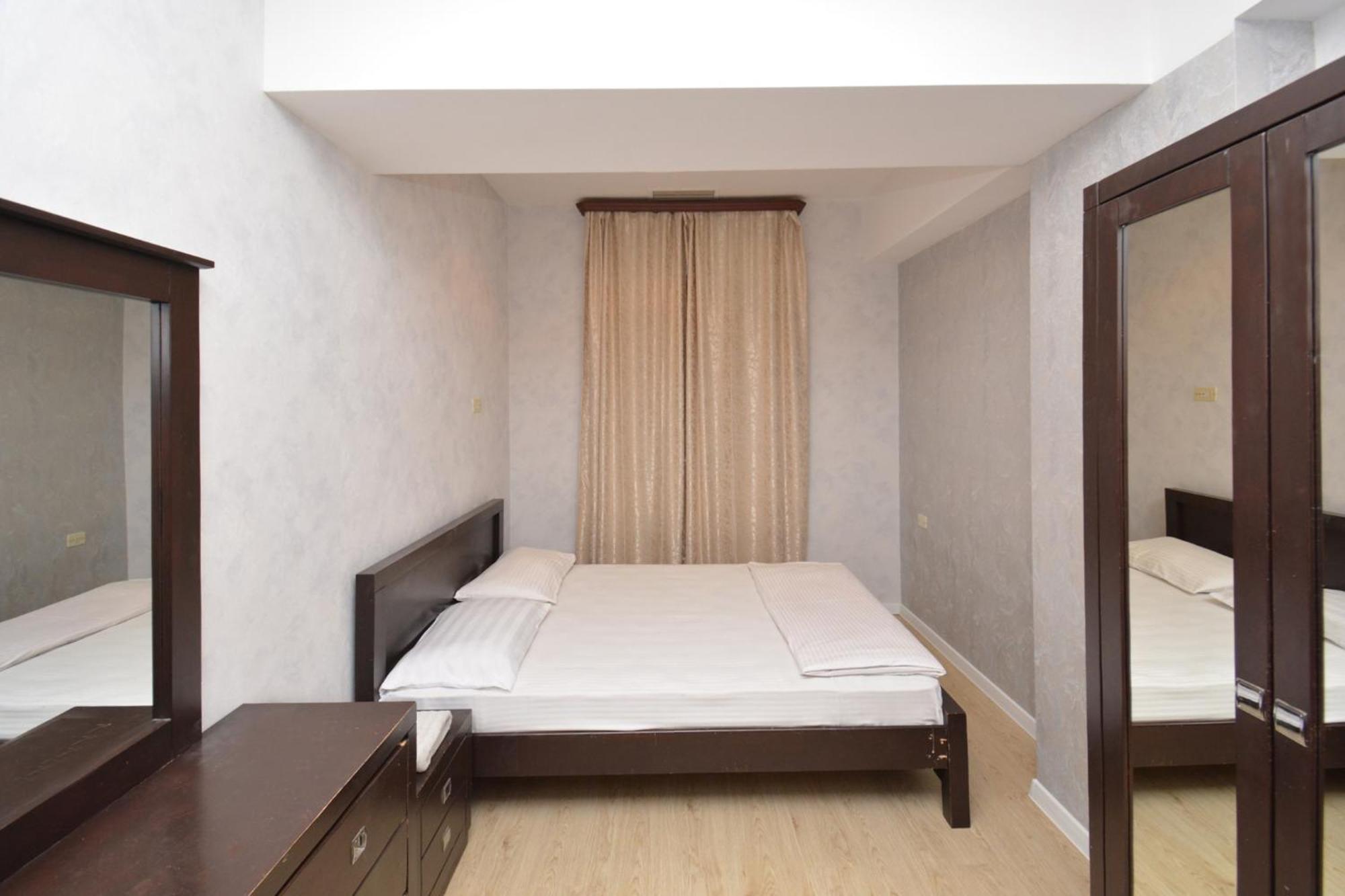 Apartment In Abovyan Street, 예레반 외부 사진