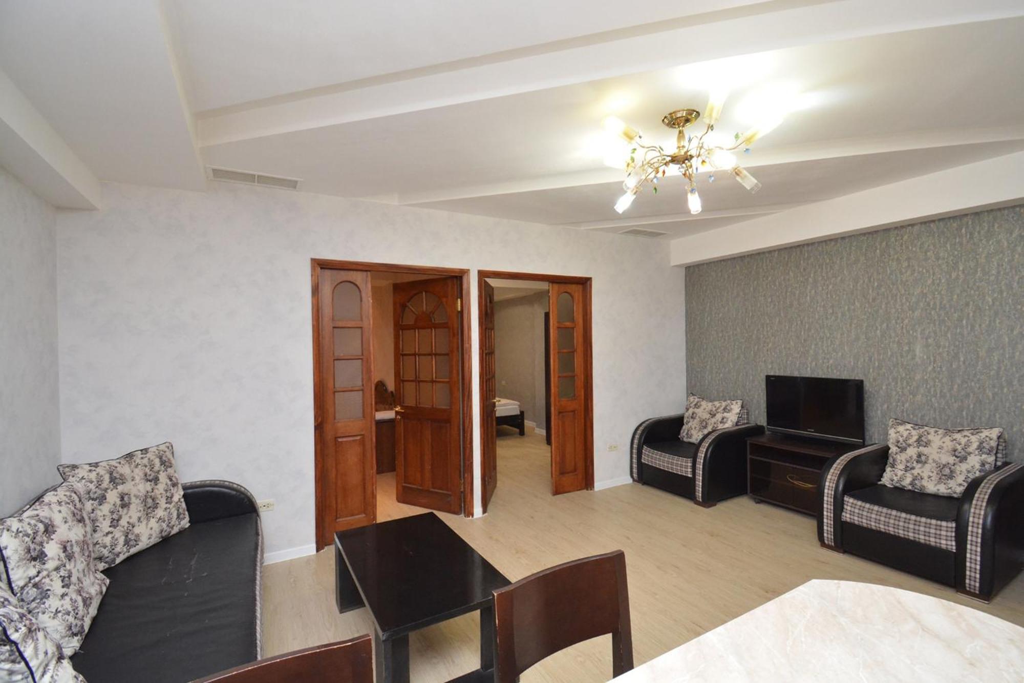 Apartment In Abovyan Street, 예레반 외부 사진